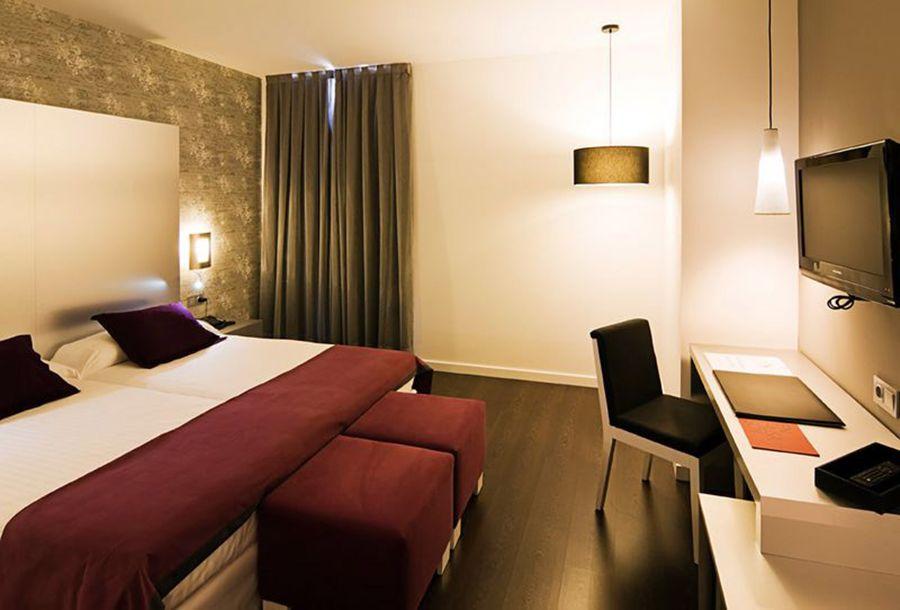 Hotel Yit Vía Sevilla Mairena 4*