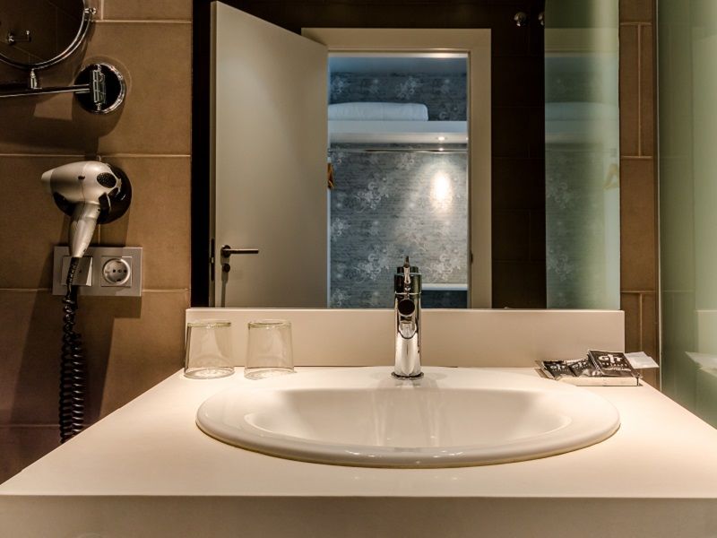 Hotel Yit Vía Sevilla Mairena 4*